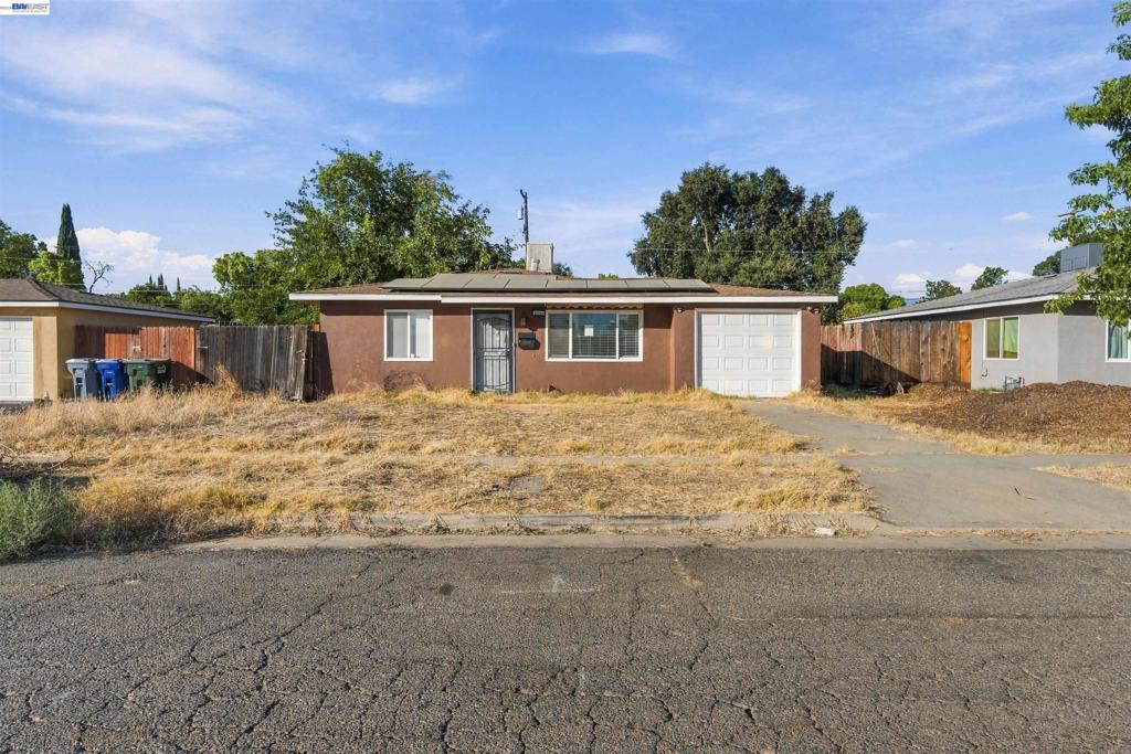 1223 W Santa Fe Ave