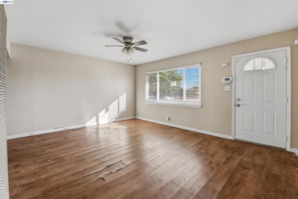 1223 W Santa Fe Ave