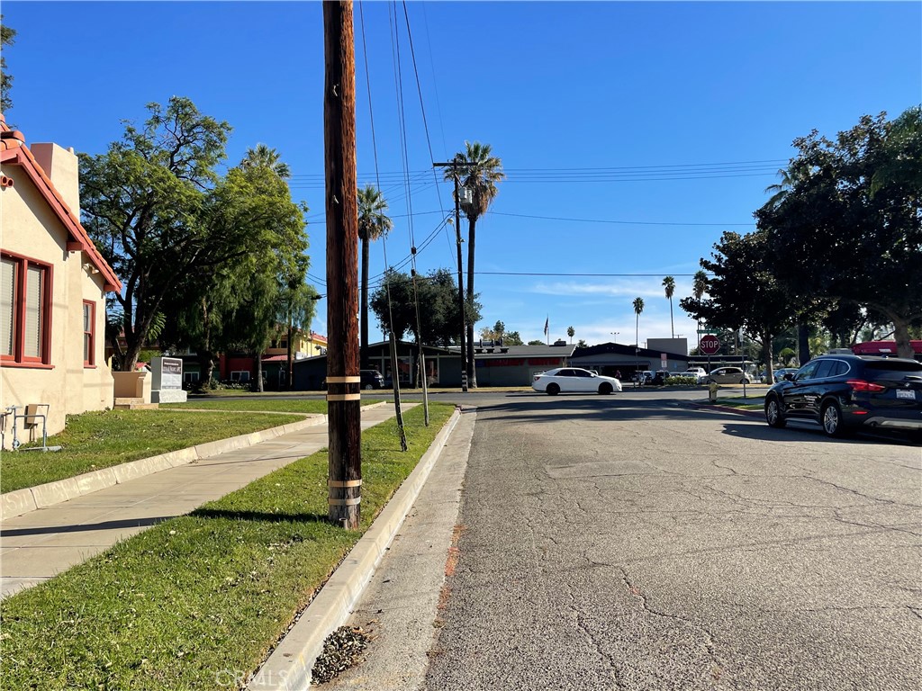9345 Magnolia Ave
