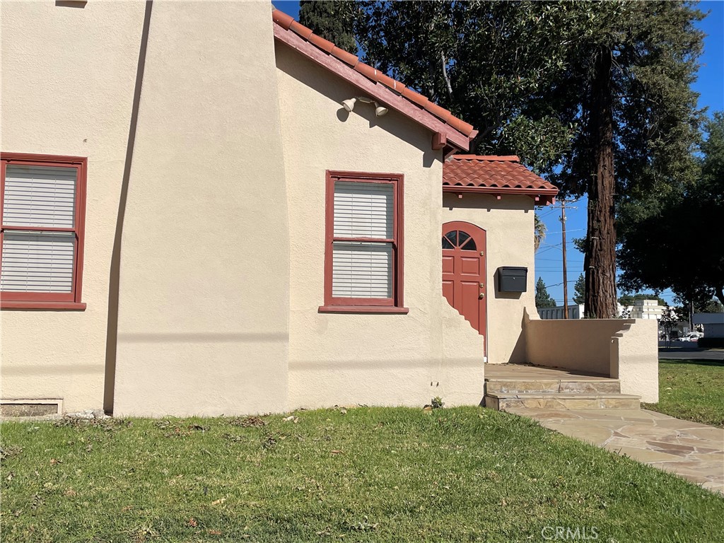 9345 Magnolia Ave