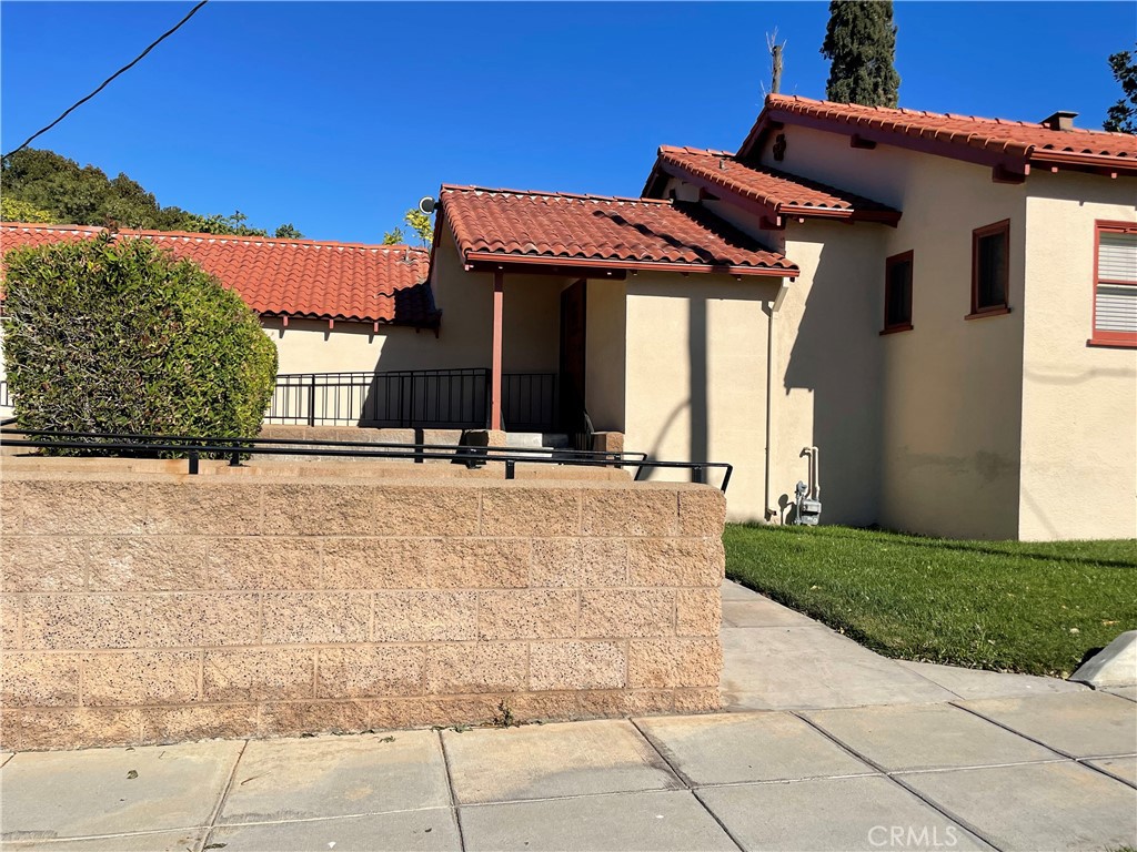 9345 Magnolia Ave
