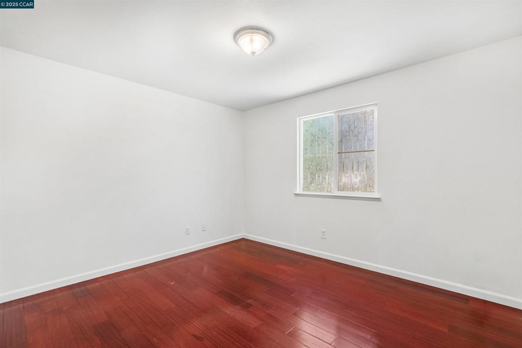LOS MEDANOS - Residential