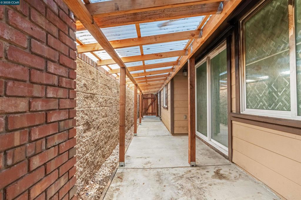 LOS MEDANOS - Residential