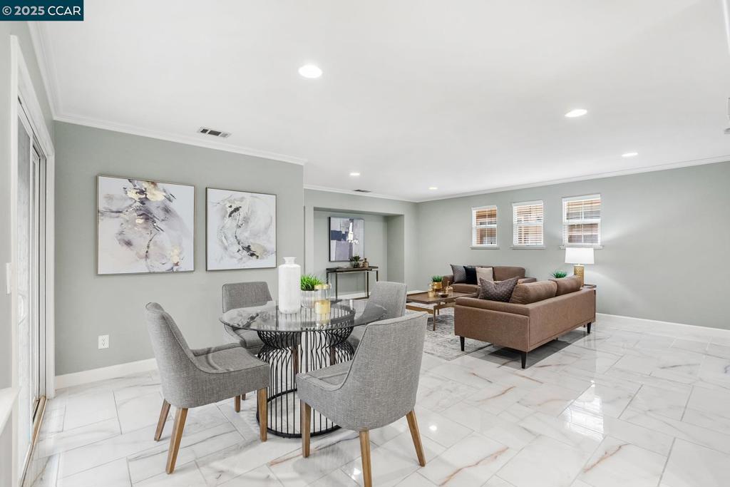 LOS MEDANOS - Residential