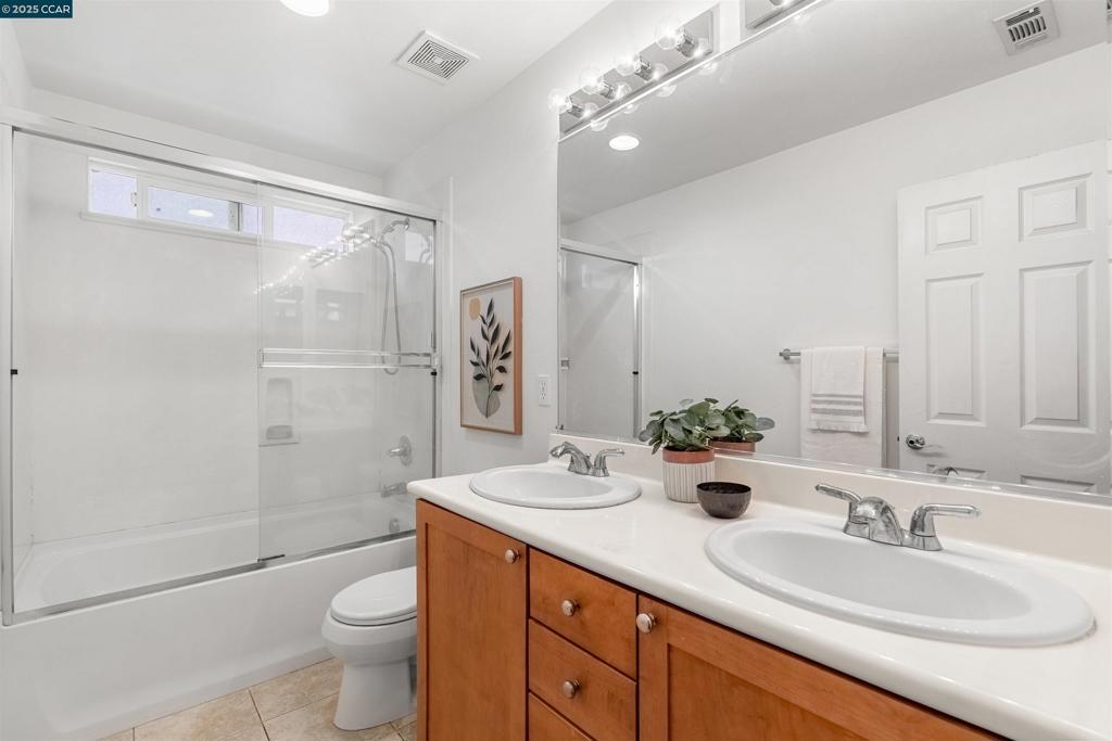 LOS MEDANOS - Residential