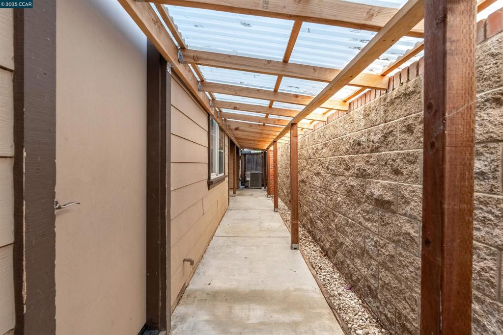 LOS MEDANOS - Residential