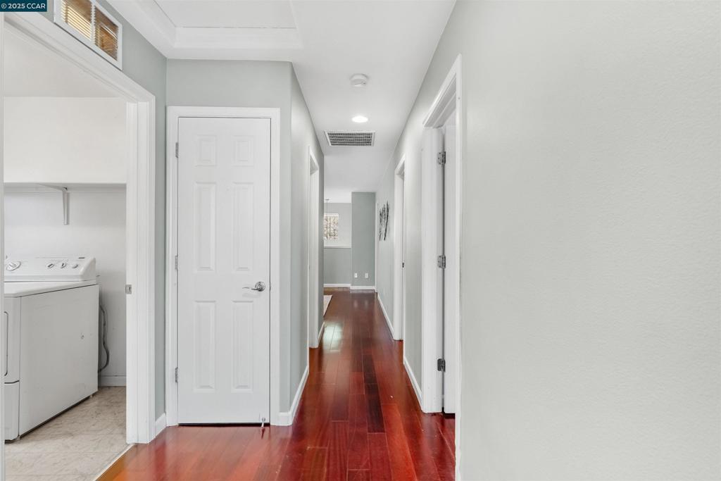 LOS MEDANOS - Residential