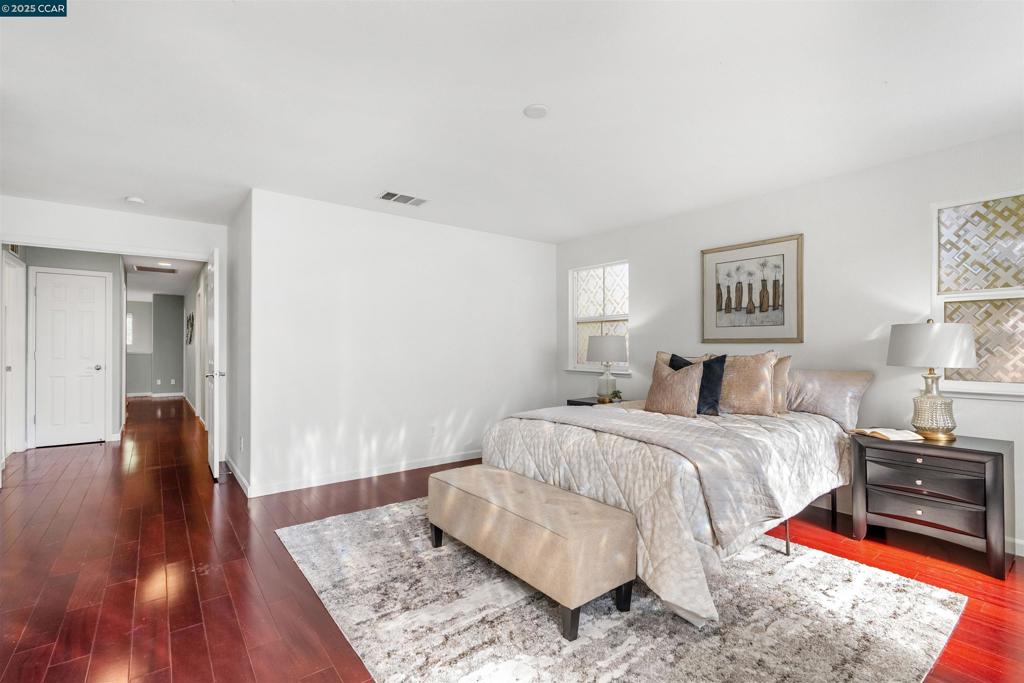 LOS MEDANOS - Residential