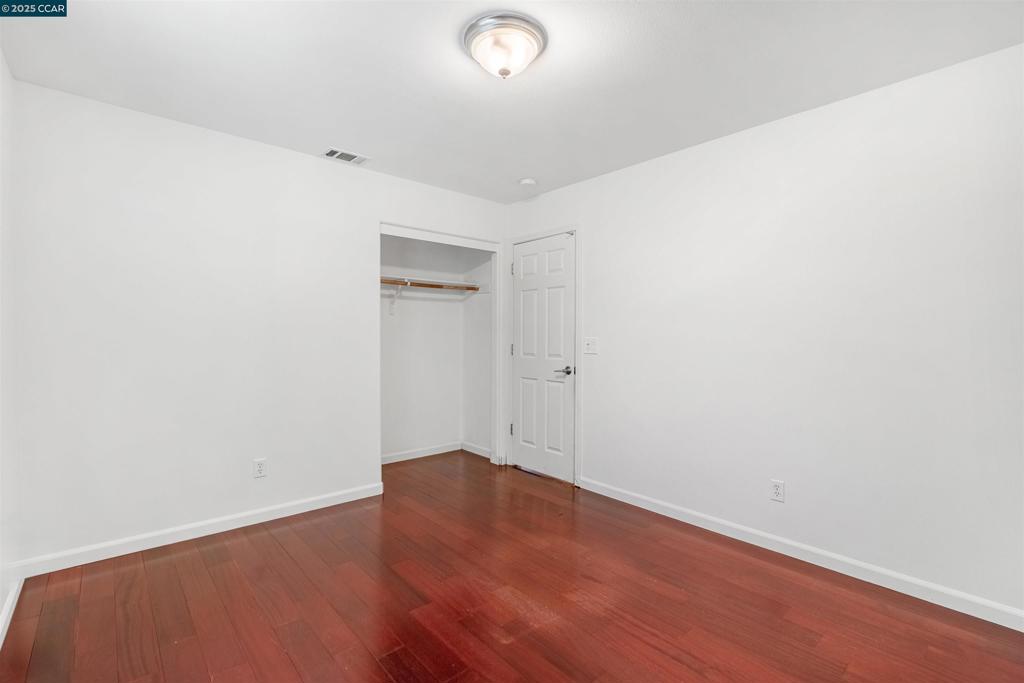 LOS MEDANOS - Residential