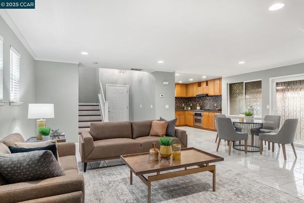 LOS MEDANOS - Residential