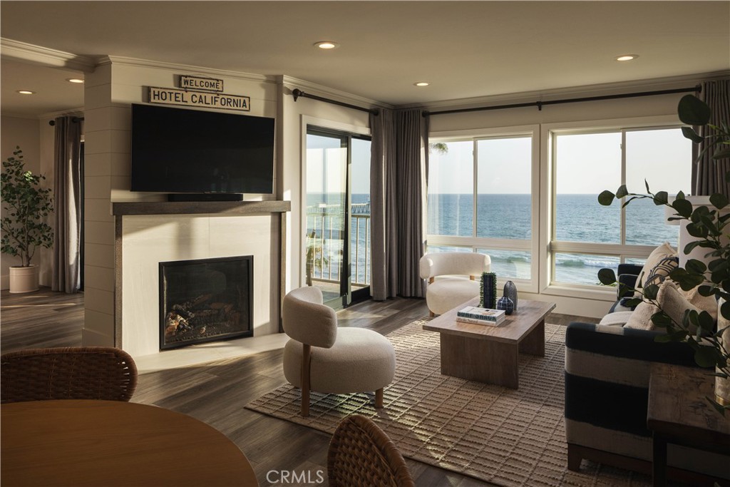 423 Avenida Granada 2