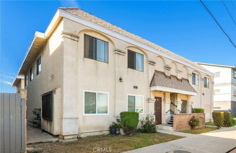 Photo of 15917 Prairie Ave, Lawndale, CA 90260 (MLS # DW26091167)