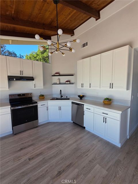 33580 Landerville Lake Elsinore CA 92530