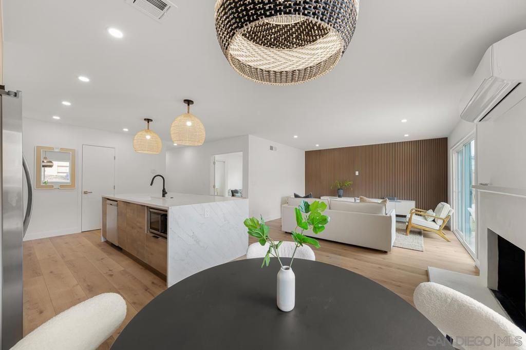 listing image 130728809350879462544