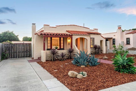 Tiny photo for 199 S Catalina Street, Ventura, CA 93001 (MLS # V1-38741)
