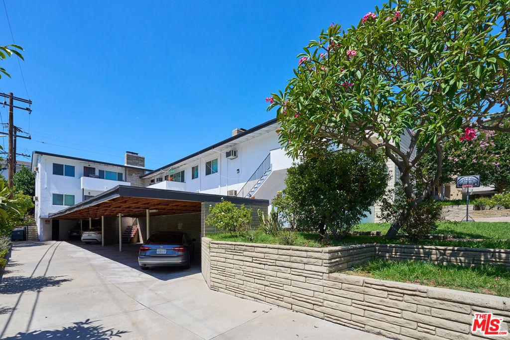 Properties 2 319 Raymondale Drive
