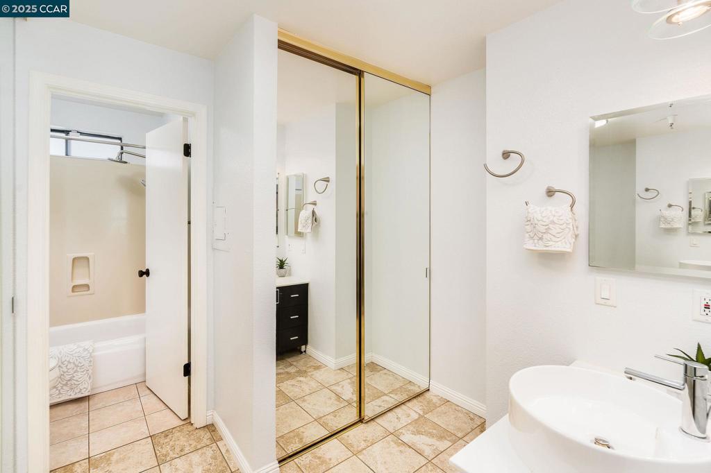 CC VILLAS - Residential