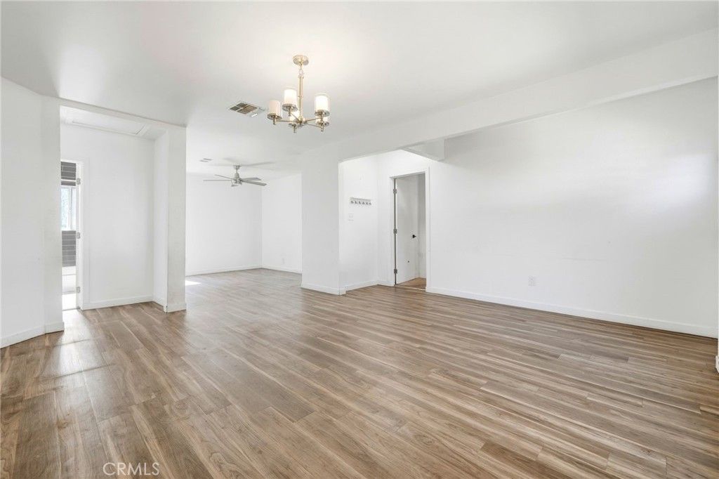 Photo of 18308 Gresham St, Northridge, CA 91325 (MLS # SR25237935)