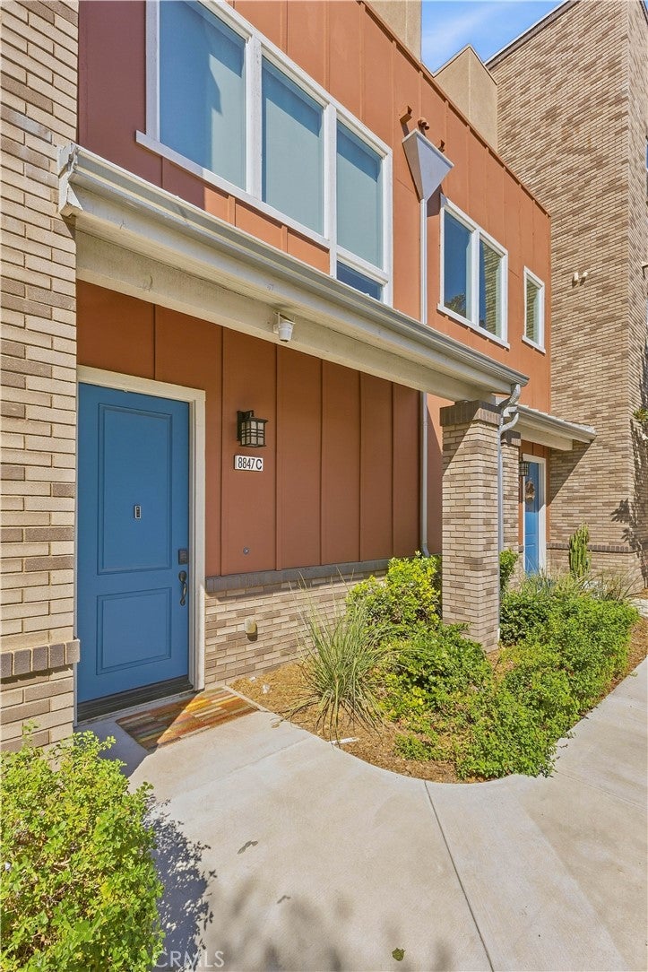 8847 Jacaranda C