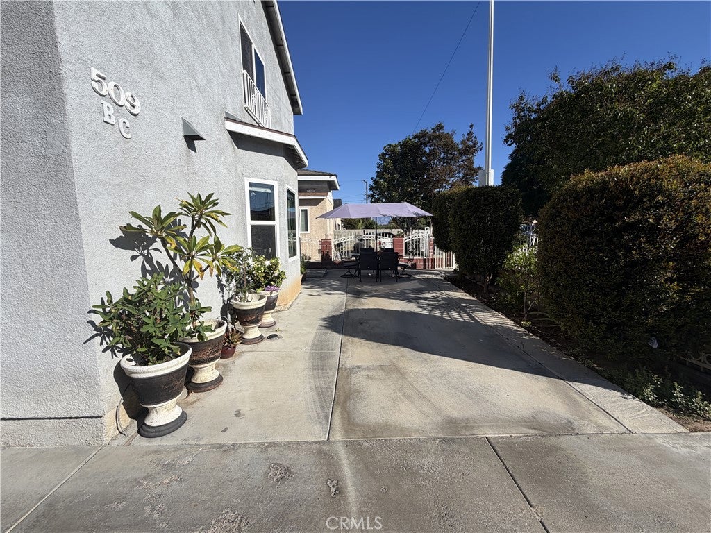 Properties 1 509 Belden Avenue