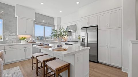 832 Sonia Irvine CA 92618