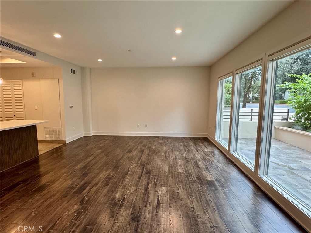 2428 E Del Mar