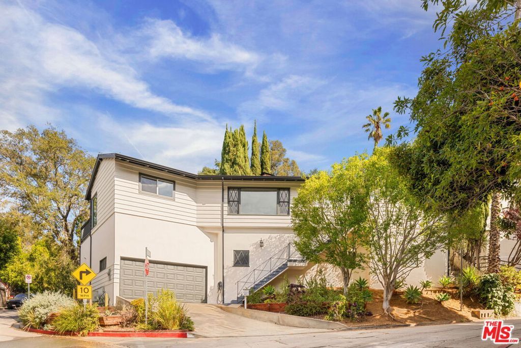 Photo of 3471 Oak Glen Drive, Los Angeles, CA 90068 (MLS # 25618351)