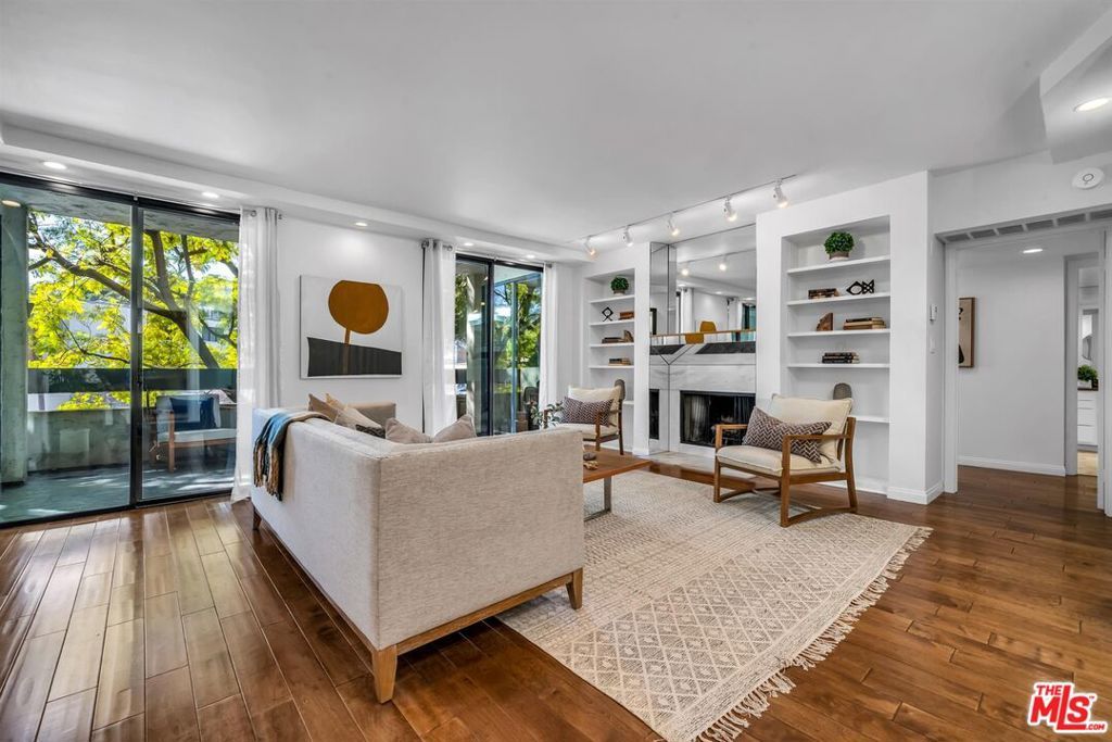 Photo of 11687 BELLAGIO Road #8, Los Angeles, CA 90049 (MLS # 22130043)