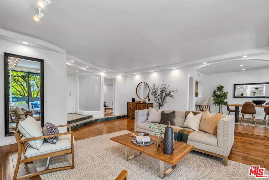 Photo of 11687 BELLAGIO Road #8, Los Angeles, CA 90049 (MLS # 22130043)