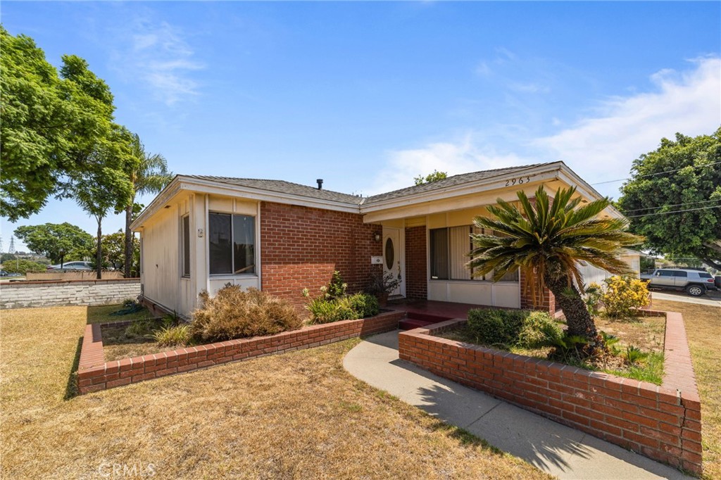 Welcome to 2963 Via San Carlo, a classic 3-bedroom, 1-bath home on a spacious 5,116 sq ft corner lot in the heart of Montebello. With 1,132 sq ft of livable space, this property offers the kind of upside that's getting harder to find.
Yes, it needs work—but that’s exactly where the opportunity lies. Solid bones, an efficient layout, and loads of natural light give you the perfect canvas to reimagine this home into something special. Whether you're an investor, a savvy buyer, or a first-timer with vision, this is your chance to create long-term value.
Located in the Montebello School District, you're just minutes from key freeways, Top Golf, and a diverse mix of restaurants, cafes, and shops that make this area one of L.A.'s hidden gems.
Outside, the large corner lot gives you flexibility—expand the footprint, possibly add an ADU, or create your own dream yard. Inside, the hardwood floors, original details, and simple floor plan offer the charm and layout worth upgrading.
This is more than a fixer. It’s a future home with serious potential.
