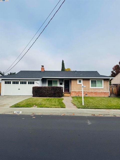 Photo of 7505 Frederiksen Ln Ln, Dublin, CA 94568 (MLS # 41119198)