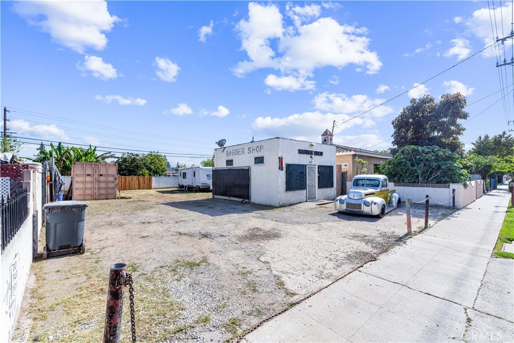 1704 W 2nd Street