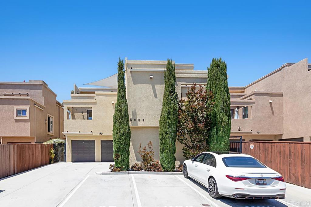 1135 Felspar Street