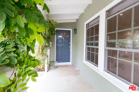 Photo of 11874 Juniette Street, Culver City, CA 90230 (MLS # 26833435)