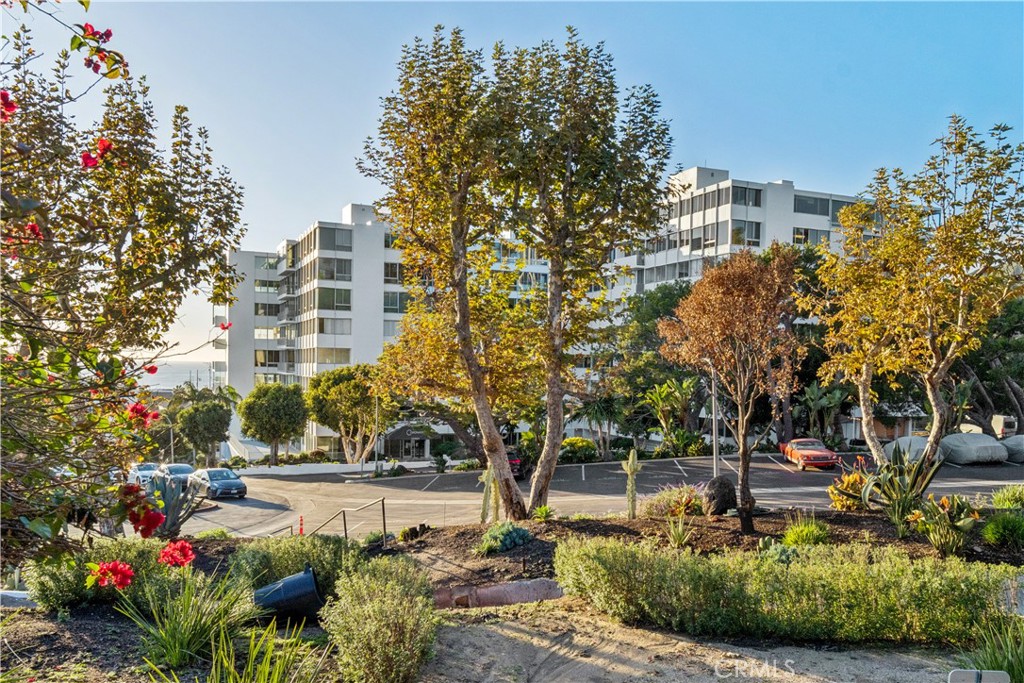 17350 W Sunset