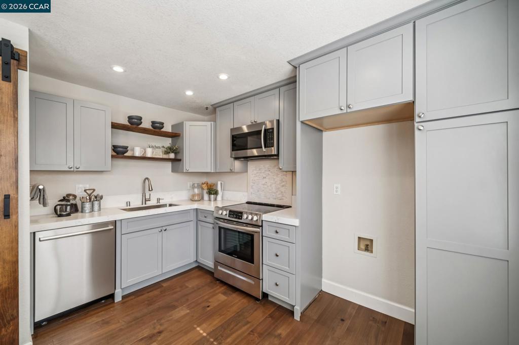 4671 4671 Laurie Common 103