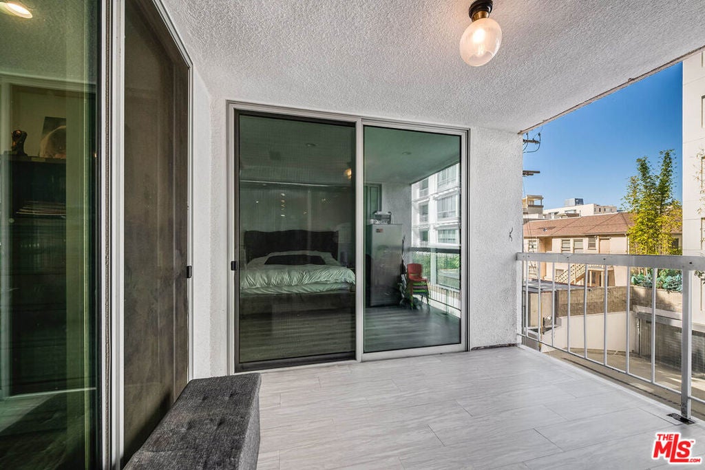 441 N Oakhurst Drive 304
