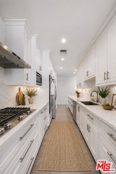 441 N Oakhurst Drive 304