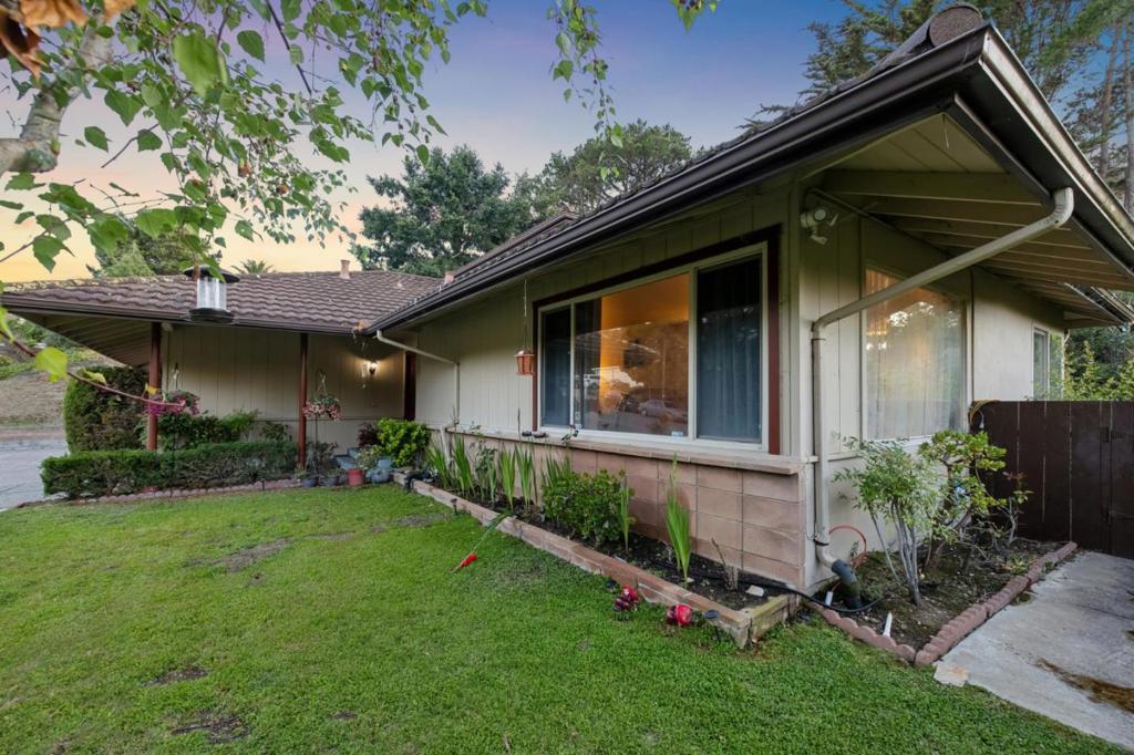 1376 Murchison Drive