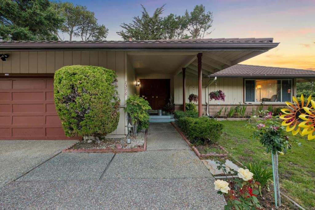 1376 Murchison Drive