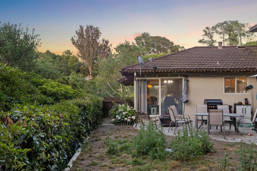 1376 Murchison Drive
