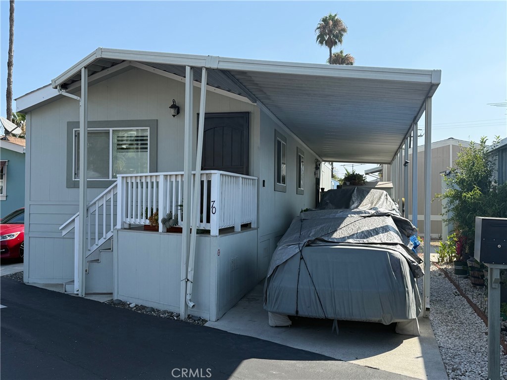 750 E Carson Street 70