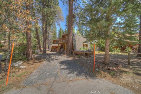 Photo of 42608 Cedar Avenue, Big Bear Lake, CA 92315 (MLS # SW25120474) Photo of 42608 Cedar Avenue, Big Bear Lake, CA 92315 (MLS # SW25120474)