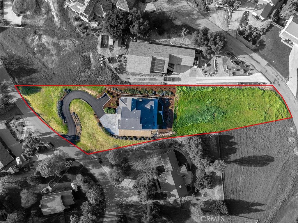 Photo of 621 Jackson Drive, Paso Robles, CA 93446 (MLS # NS26022132)