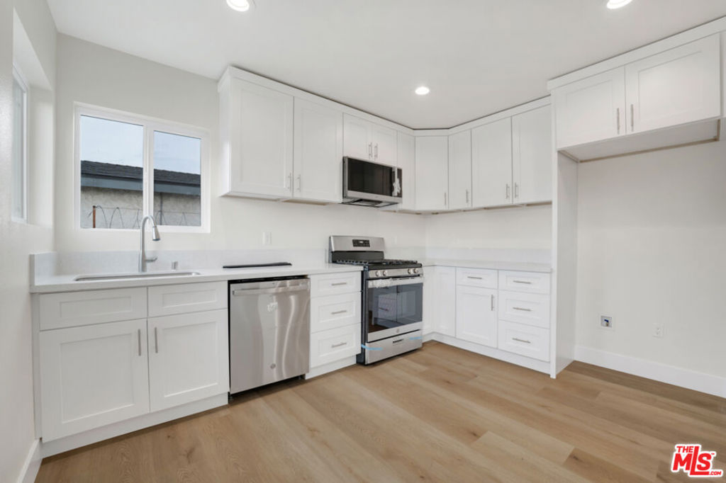 529 W 90th Street