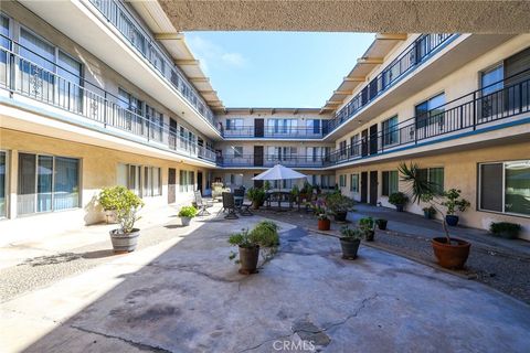 Photo of 528 Cedar Avenue #3D, Long Beach, CA 90802 (MLS # OC26024178)