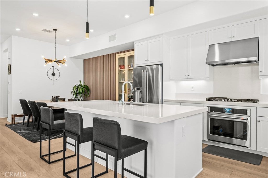 875 Walnut Terrace