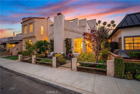 Photo of 24 Via Di Roma Walk WALK, Long Beach, CA 90803 (MLS # OC26094711)