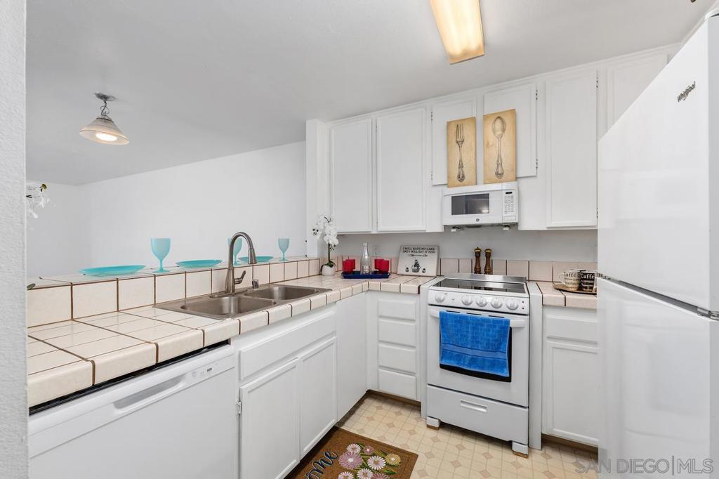 3980 FAIRCROSS PL 25