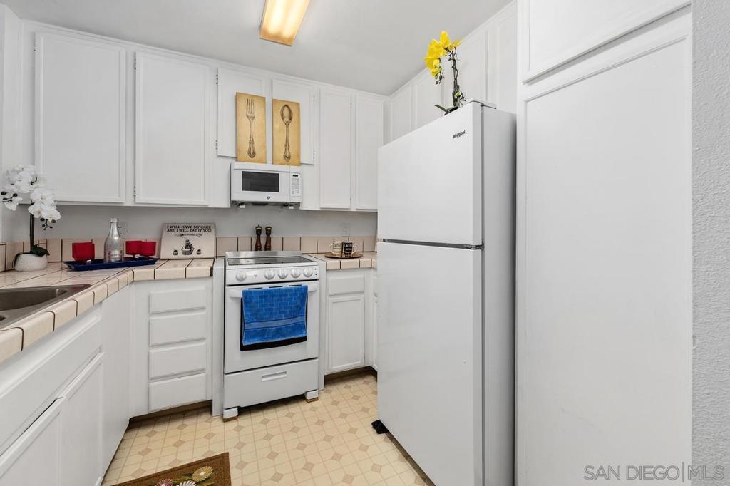 3980 FAIRCROSS PL 25